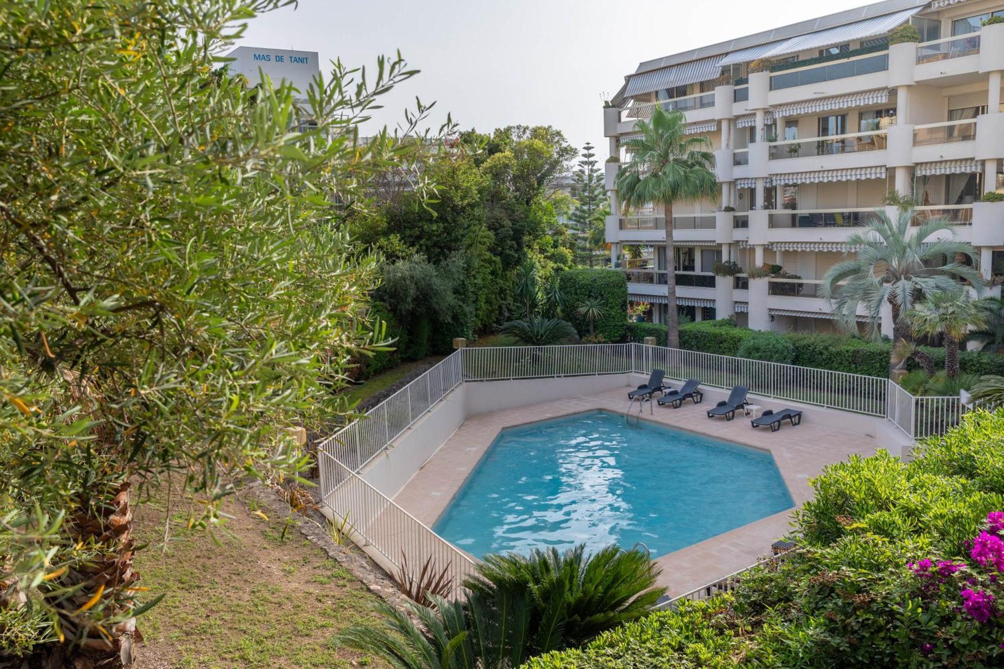 Tanit Piscine, 6 Couchages, Parking Apartment Антиб Екстериор снимка